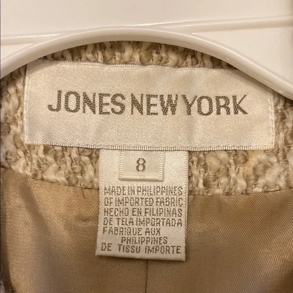 Jones New York Cream Blazer with Notched Lapel - Picture 2 of 3